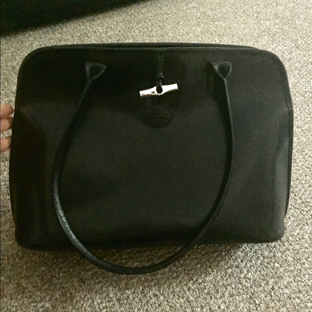 LONGCHAMP EUC Gorgeous Black Leather Purse